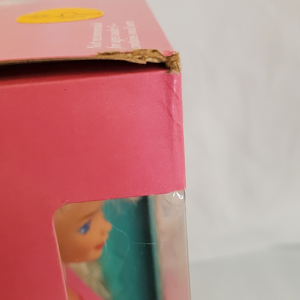 Mattel 1993 B mine Barbie Doll - Picture 3 of 4